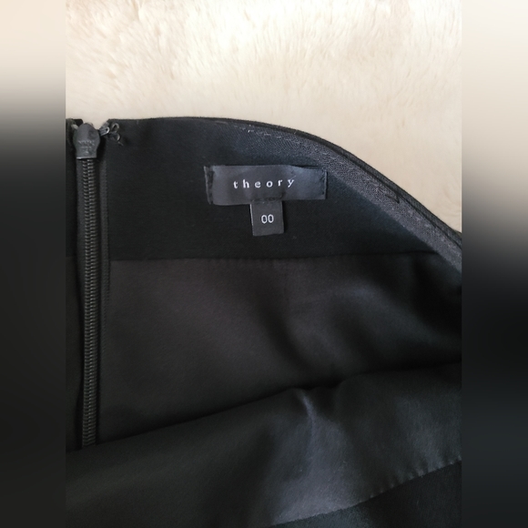 Theory Golda Urban 2 Pencil Skirt - Picture 5 of 7